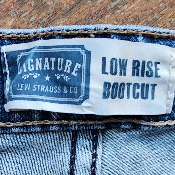 Signature by Levi Strauss Low Rise Bootcut Jeans Size Misses 8 Short - Picture 6 of 16